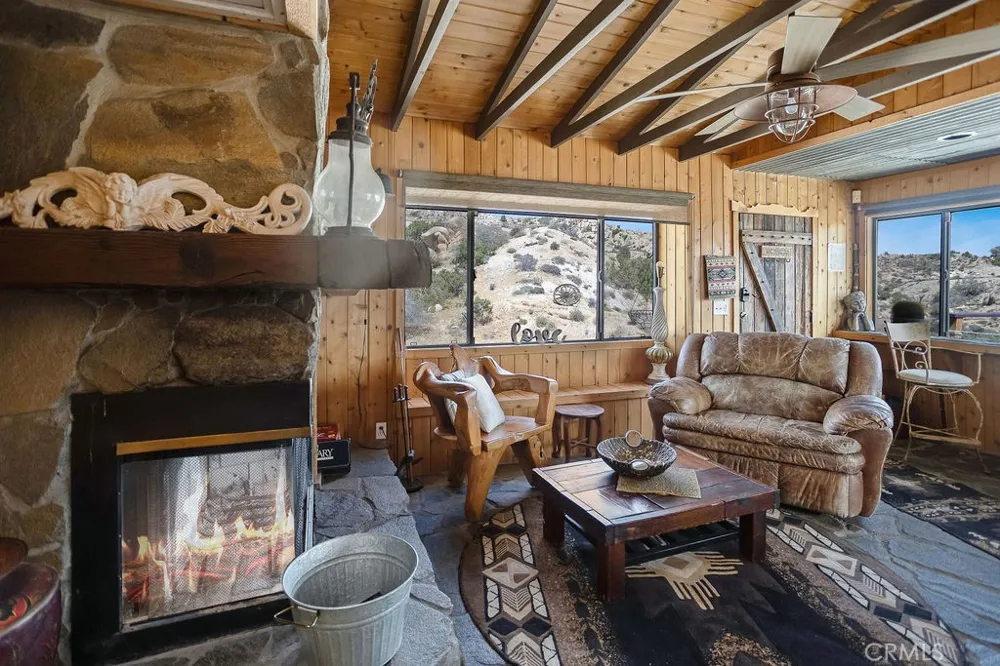 56564 Nelson Avenue Yucca Valley, CA 92284