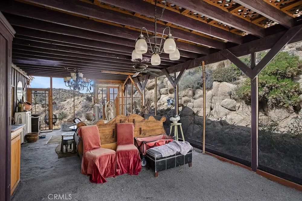 56564 Nelson Avenue Yucca Valley, CA 92284