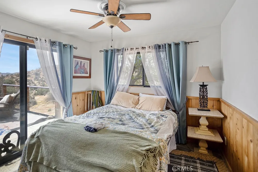 56564 Nelson Avenue Yucca Valley, CA 92284
