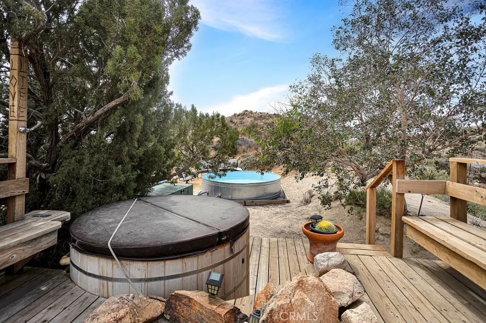 56564 Nelson Avenue Yucca Valley, CA 92284