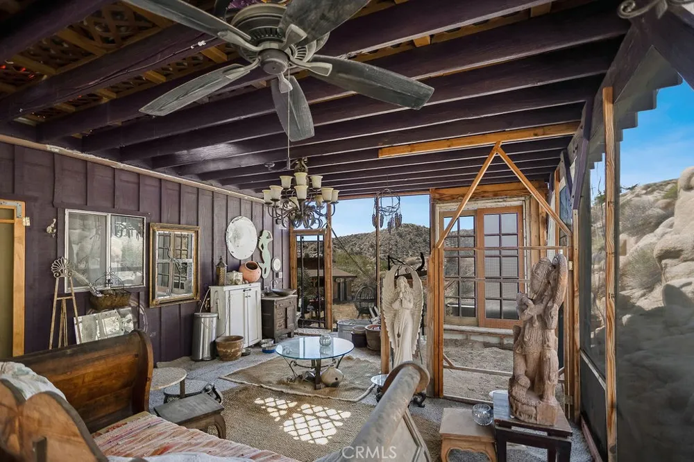56564 Nelson Avenue Yucca Valley, CA 92284