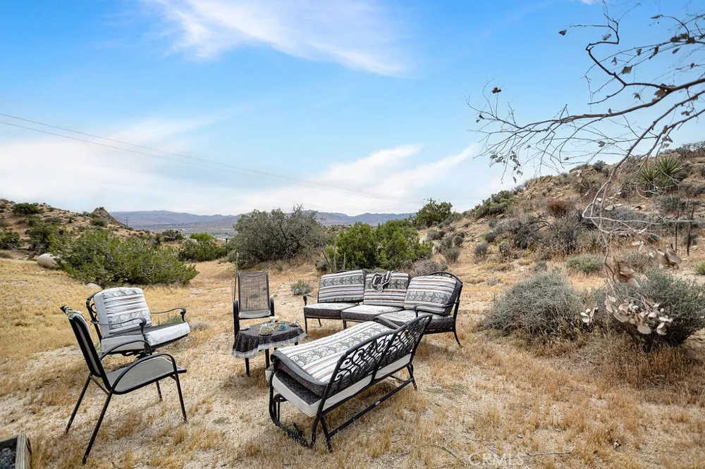 56564 Nelson Avenue Yucca Valley, CA 92284