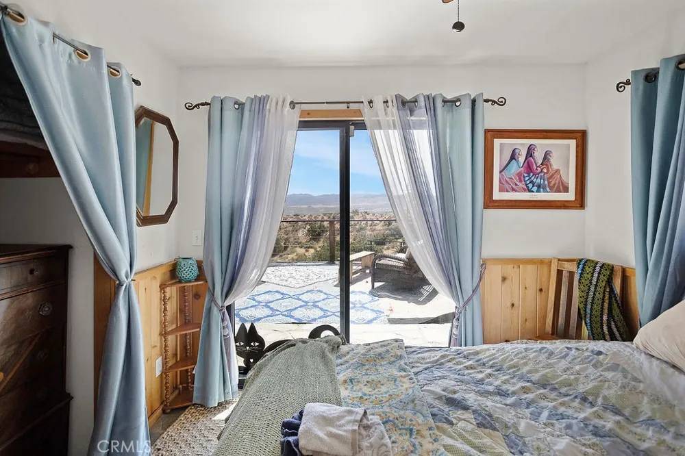56564 Nelson Avenue Yucca Valley, CA 92284