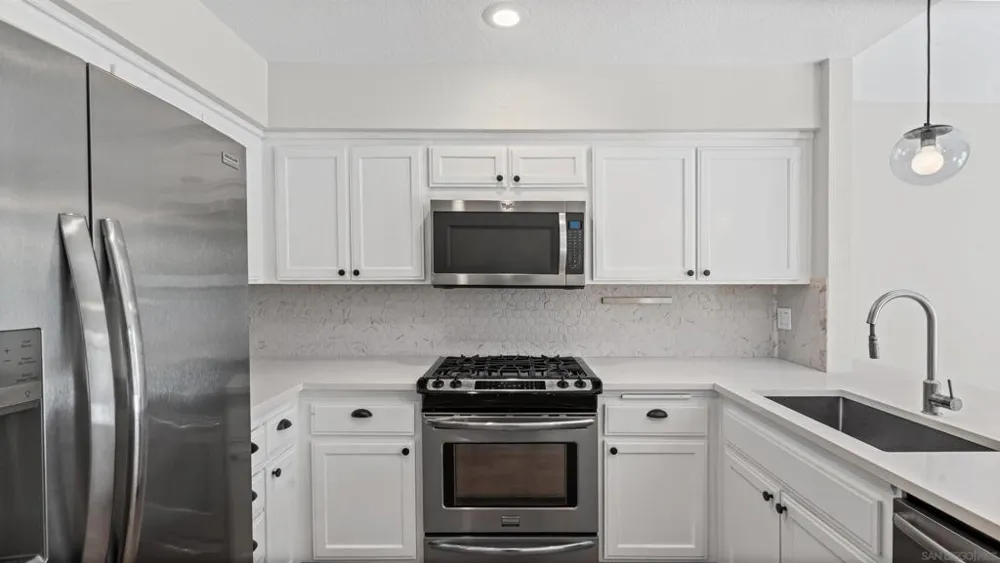3219 Via Pescado Carlsbad, CA 92010
