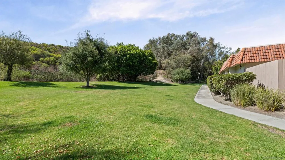 3219 Via Pescado Carlsbad, CA 92010