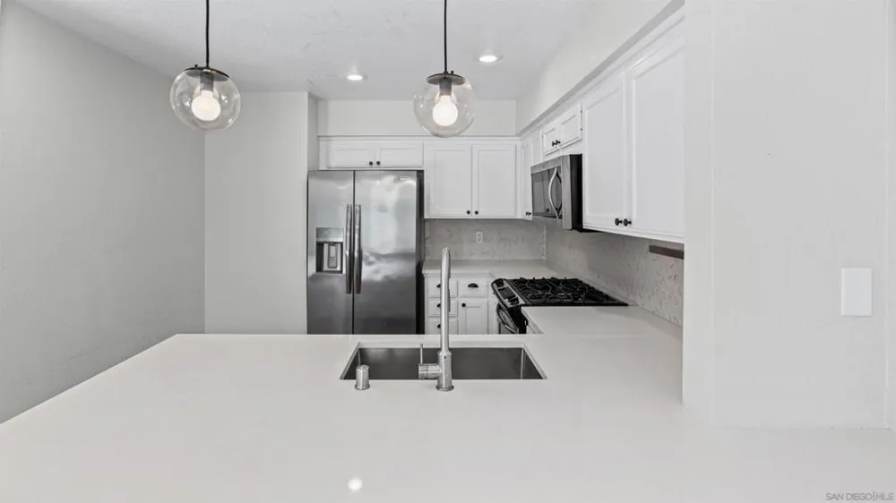 3219 Via Pescado Carlsbad, CA 92010
