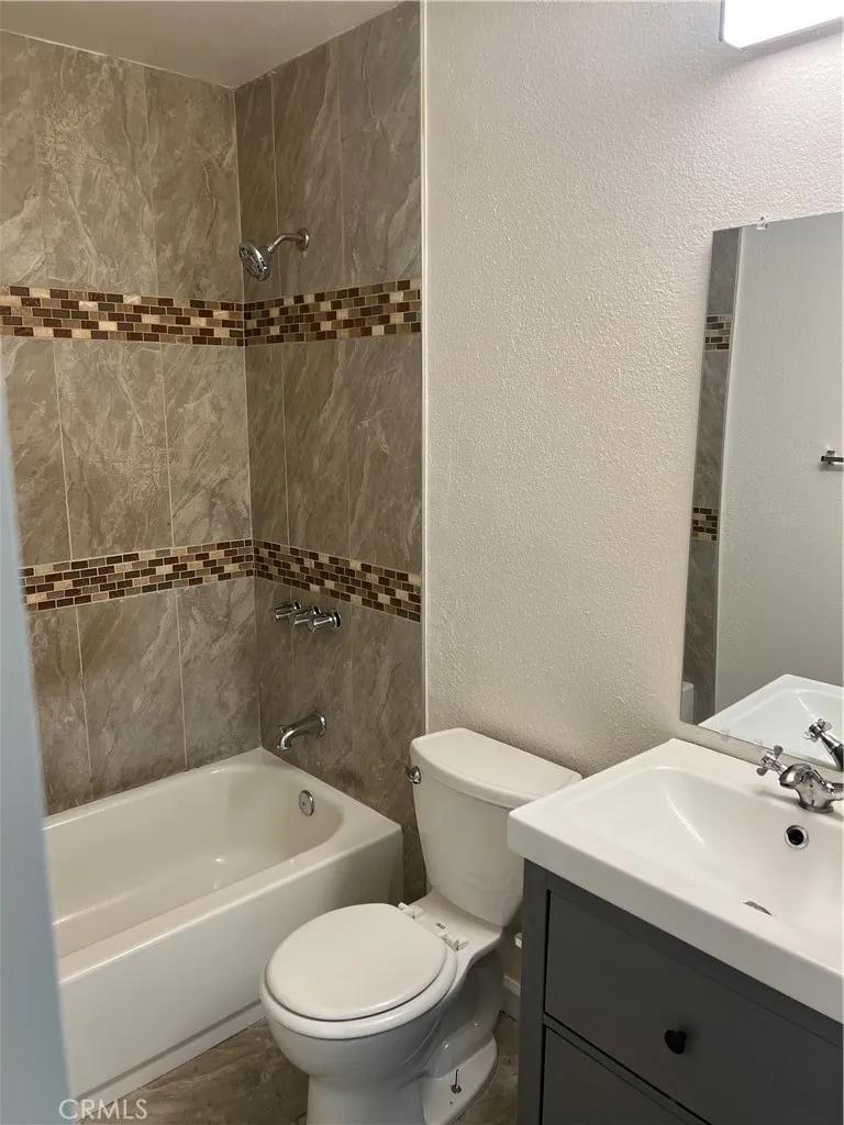 454 E Avenue Q3 #6 Palmdale, CA 93550