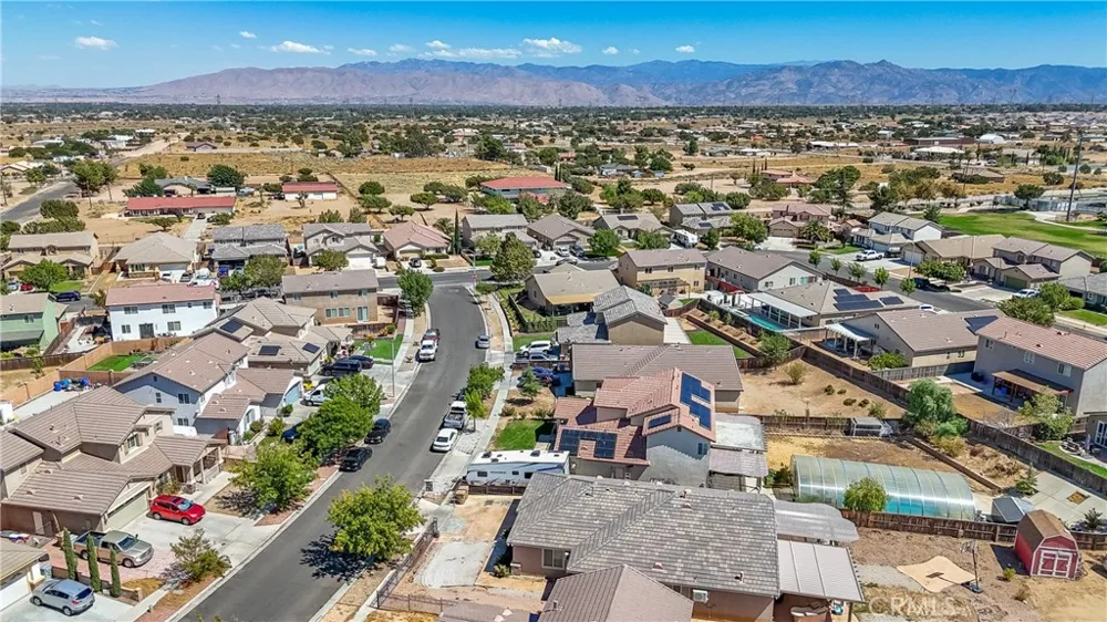 13817 Coolidge Hesperia, CA 92344