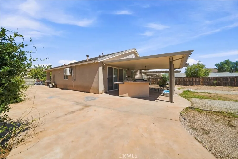 13817 Coolidge Hesperia, CA 92344