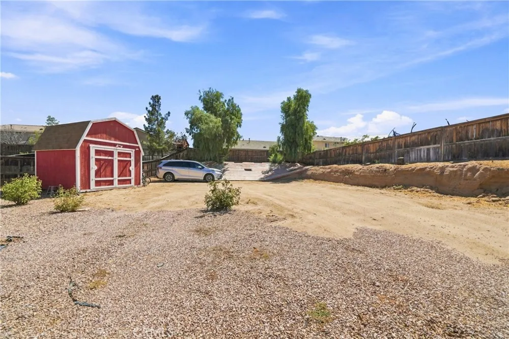 13817 Coolidge Hesperia, CA 92344