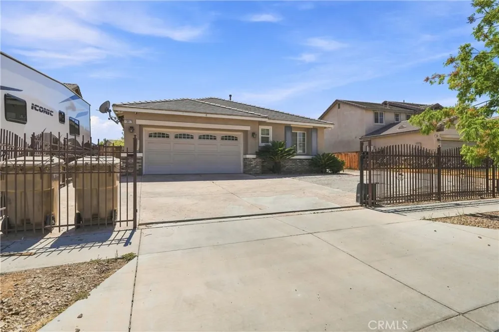13817 Coolidge Hesperia, CA 92344