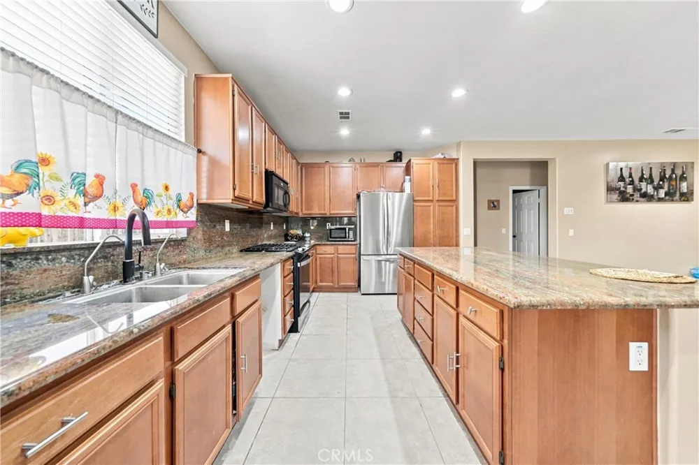 13817 Coolidge Hesperia, CA 92344