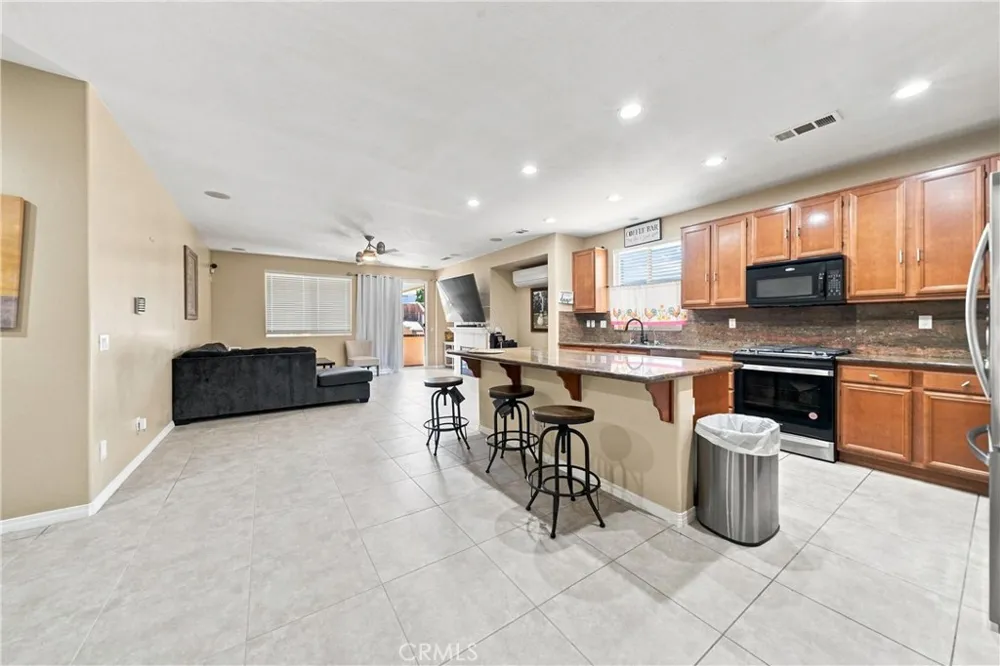 13817 Coolidge Hesperia, CA 92344