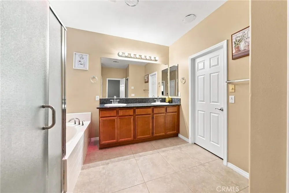 13817 Coolidge Hesperia, CA 92344