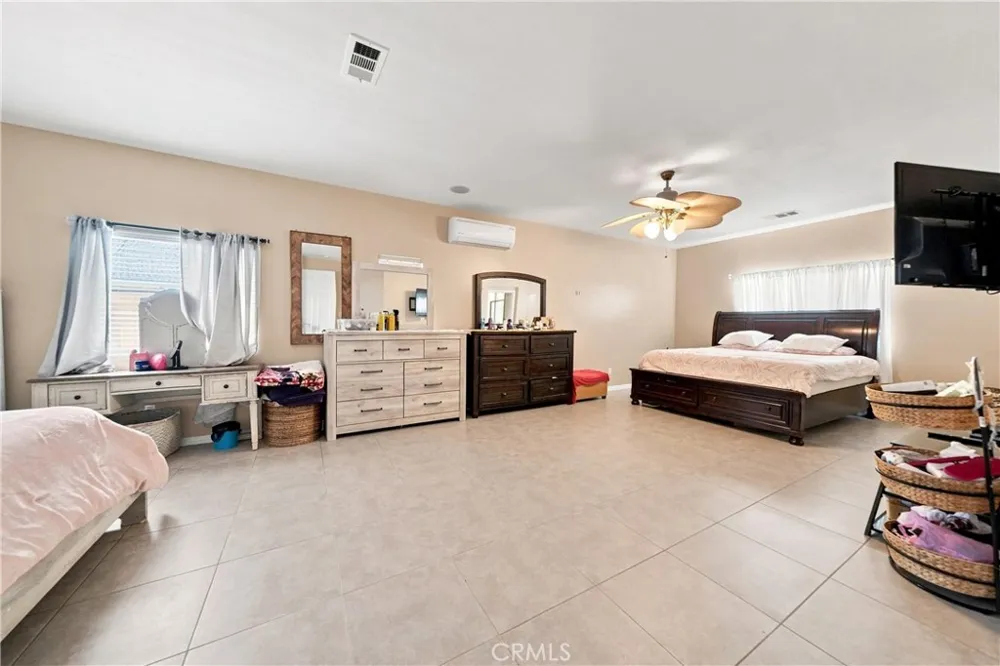 13817 Coolidge Hesperia, CA 92344