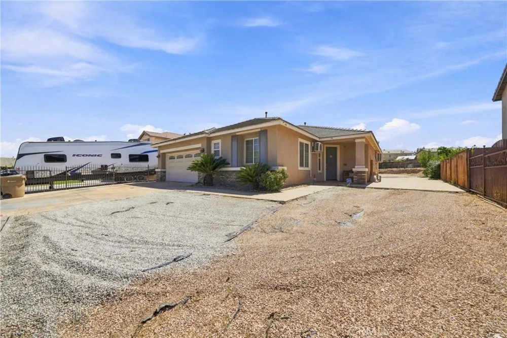 13817 Coolidge Hesperia, CA 92344