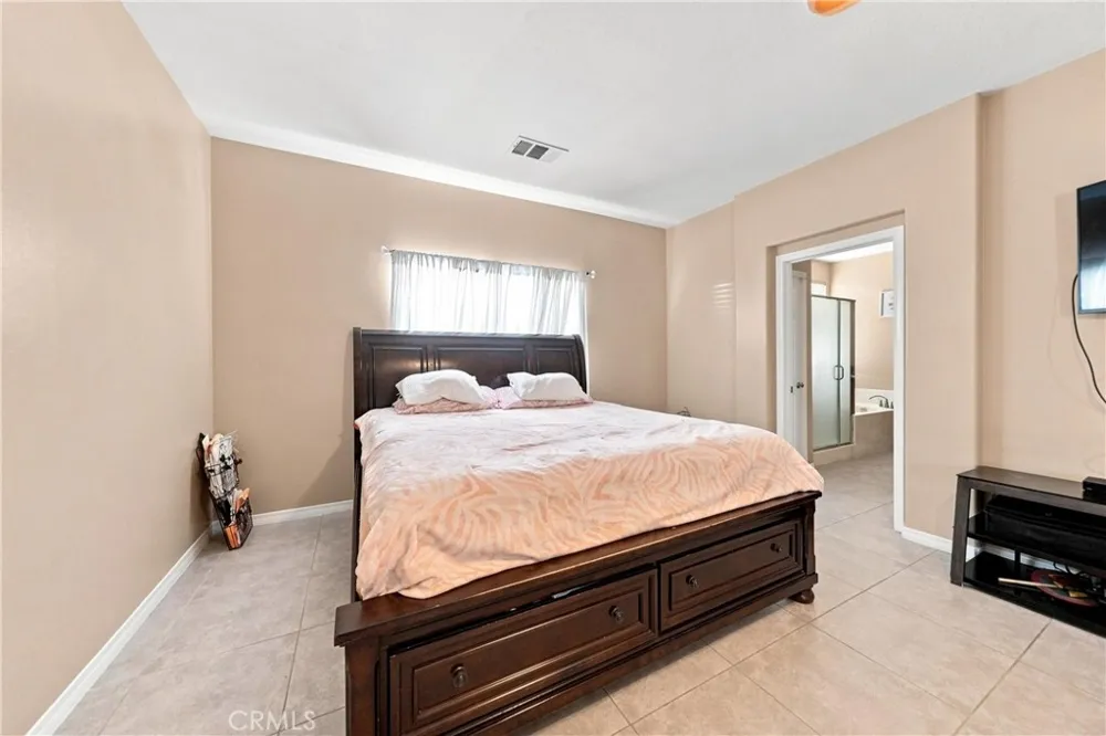 13817 Coolidge Hesperia, CA 92344