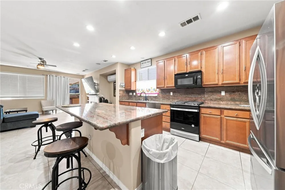 13817 Coolidge Hesperia, CA 92344
