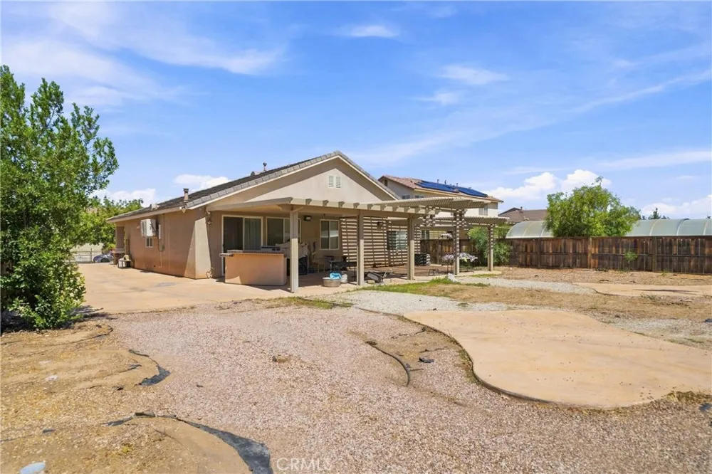 13817 Coolidge Hesperia, CA 92344