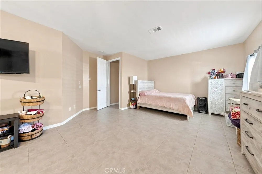 13817 Coolidge Hesperia, CA 92344