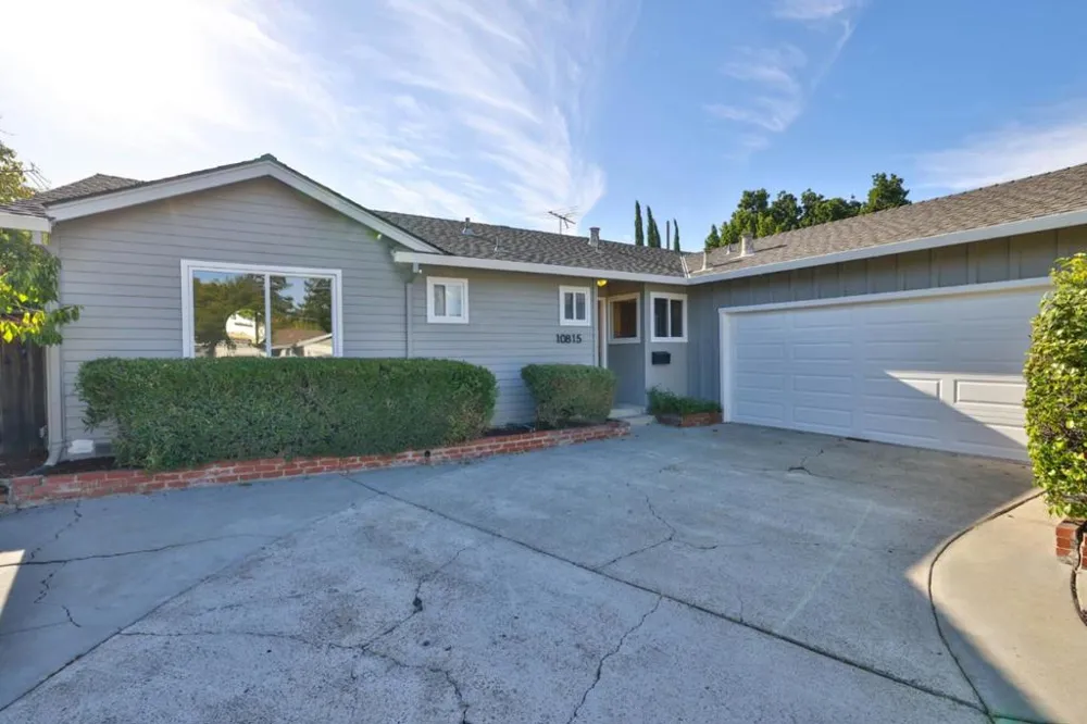 10815 E Estates Drive Cupertino, CA 95014