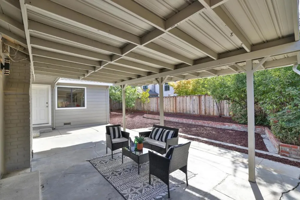 10815 E Estates Drive Cupertino, CA 95014