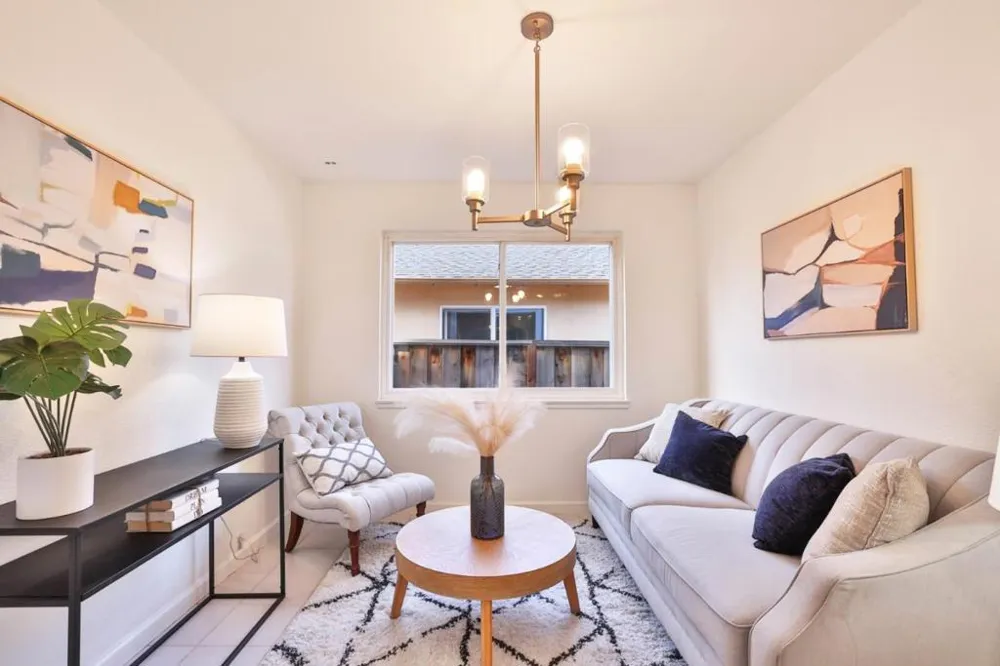 10815 E Estates Drive Cupertino, CA 95014