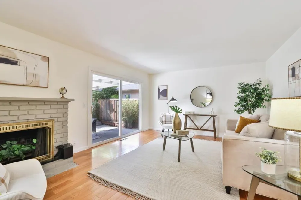10815 E Estates Drive Cupertino, CA 95014