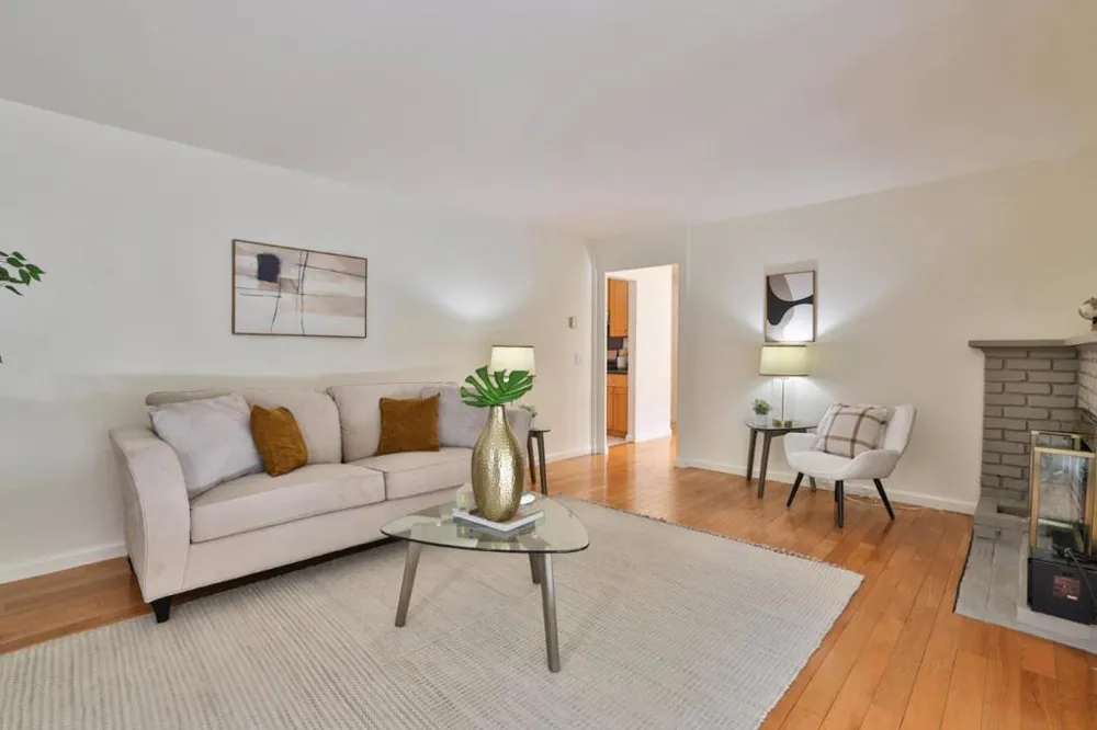 10815 E Estates Drive Cupertino, CA 95014