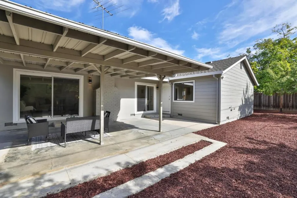 10815 E Estates Drive Cupertino, CA 95014