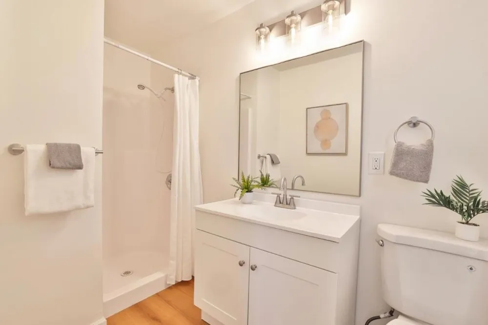 10815 E Estates Drive Cupertino, CA 95014