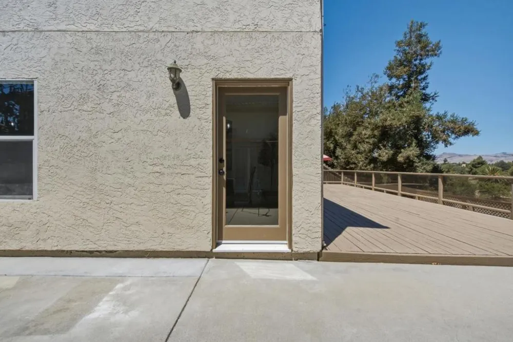 1671 El Camino De Vida Hollister, CA 95023