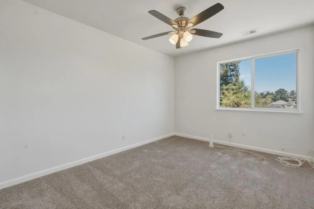 1671 El Camino De Vida Hollister, CA 95023
