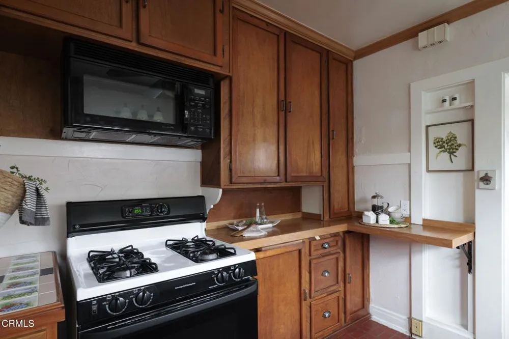 809 S Mayflower Avenue Monrovia, CA 91016
