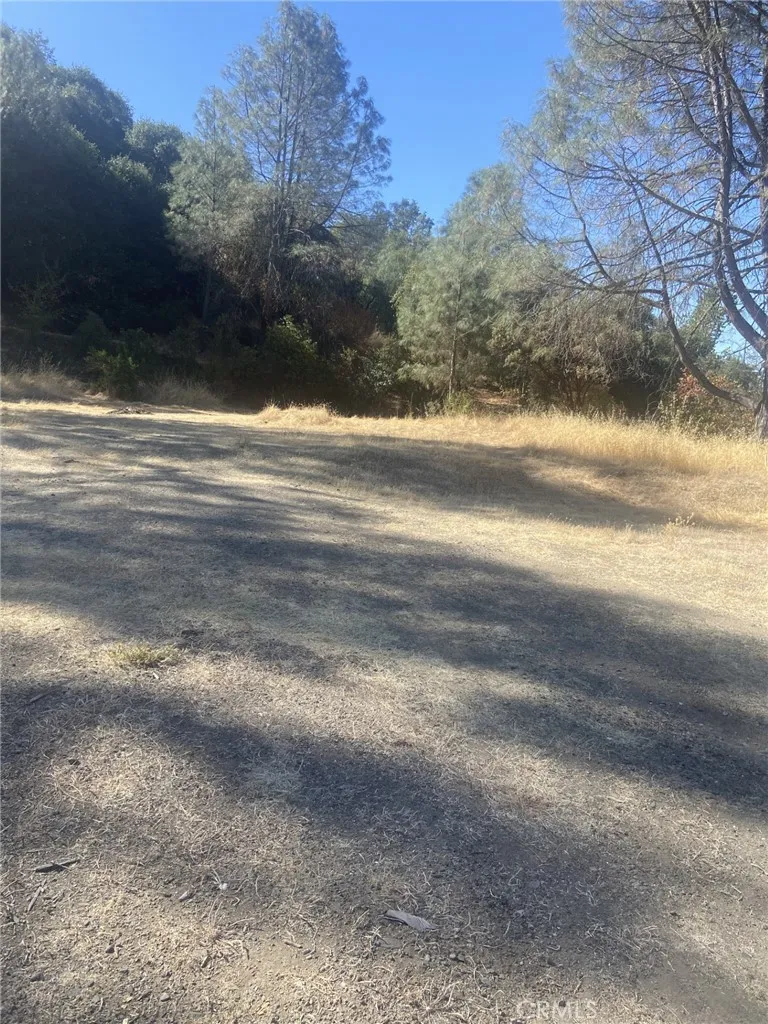 3382 Country Club Lucerne, CA 95458