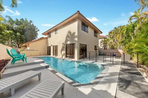 476 NW 38TH TERRACE