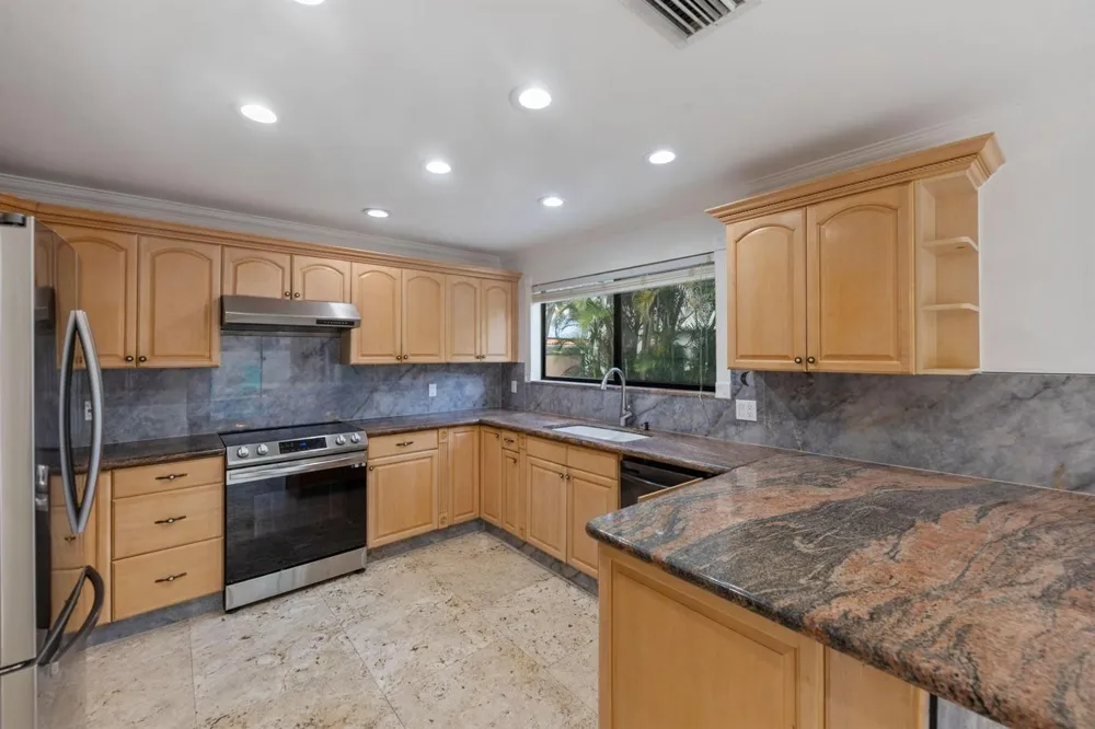 476 NW 38TH TERRACE Deerfield Beach, FL 33442