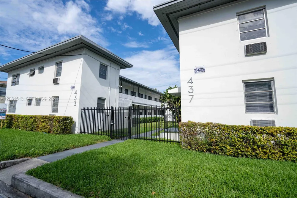 437 NE 82 ST #14 Miami, FL 33138