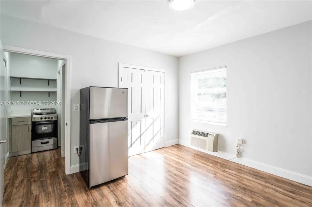 437 NE 82 ST #14 Miami, FL 33138