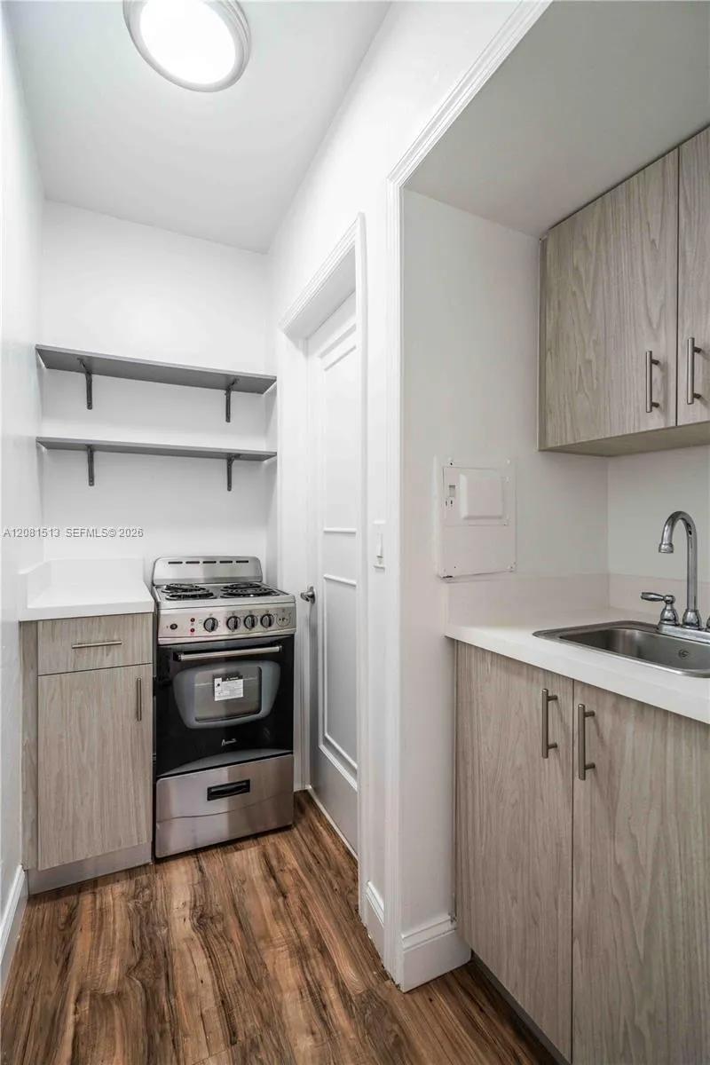 437 NE 82 ST #14 Miami, FL 33138