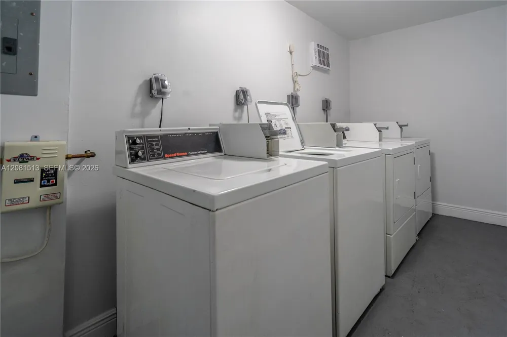 437 NE 82 ST #14 Miami, FL 33138