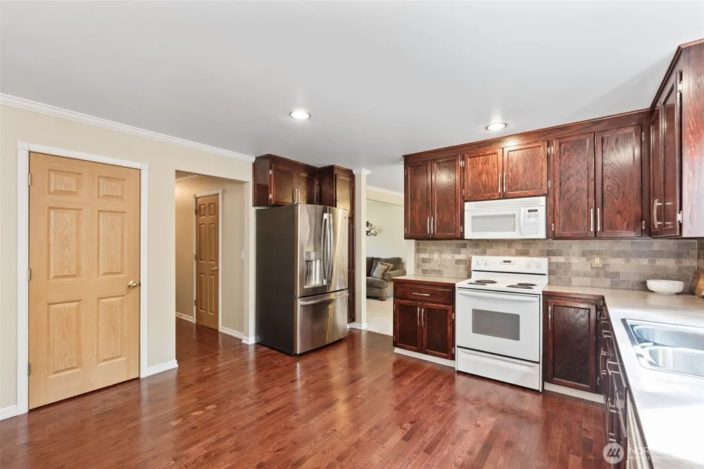 826 126th Street Ct E Tacoma, WA 98445