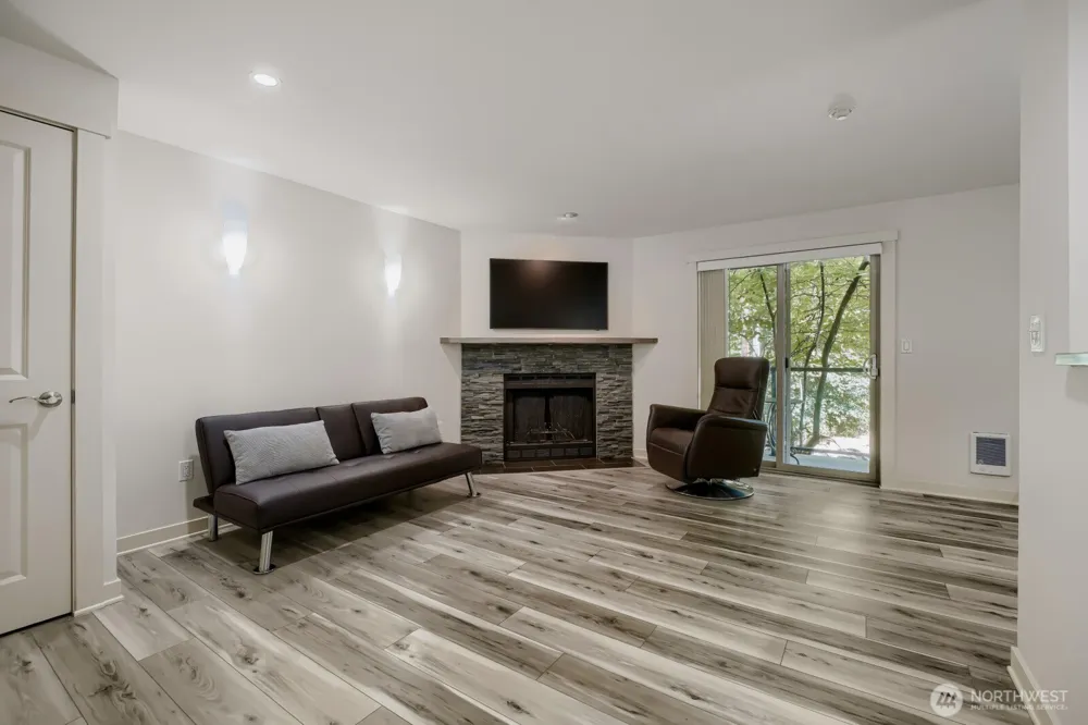 15291 NE 82nd Street #102 Redmond, WA 98052