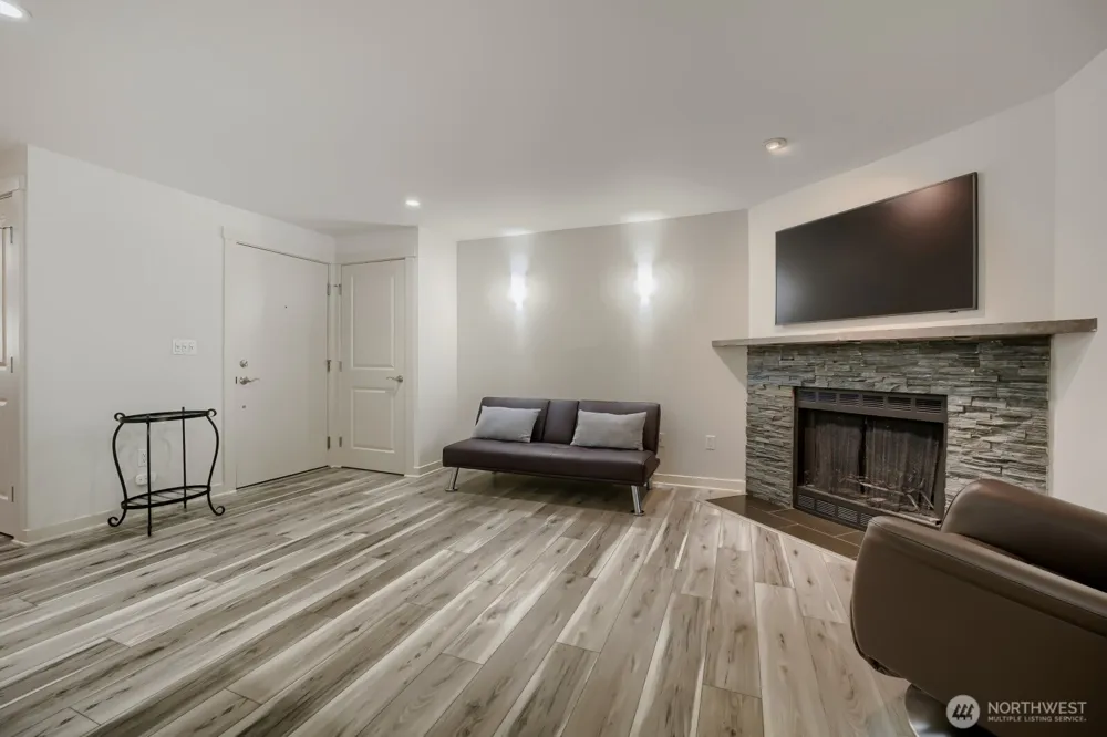 15291 NE 82nd Street #102 Redmond, WA 98052