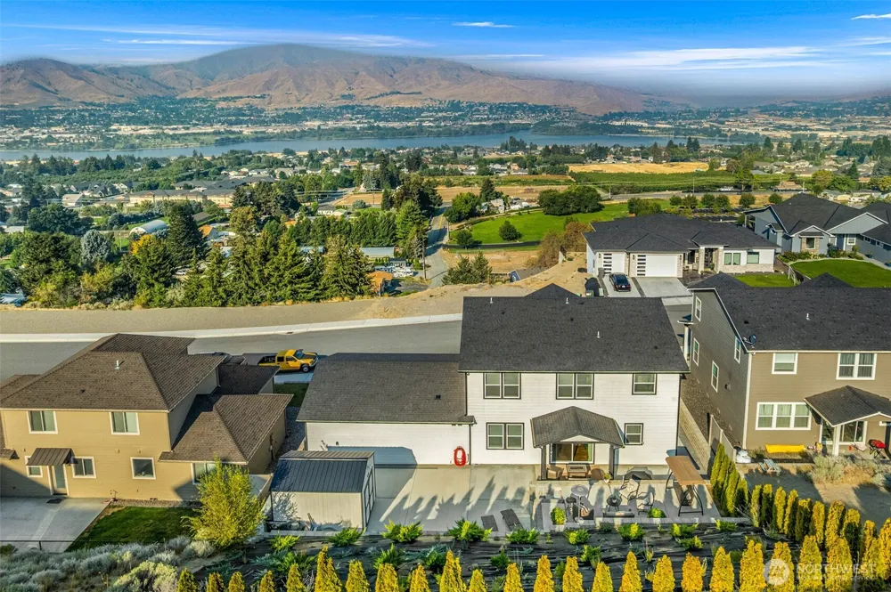 2977 Breckenridge Drive East Wenatchee, WA 98802