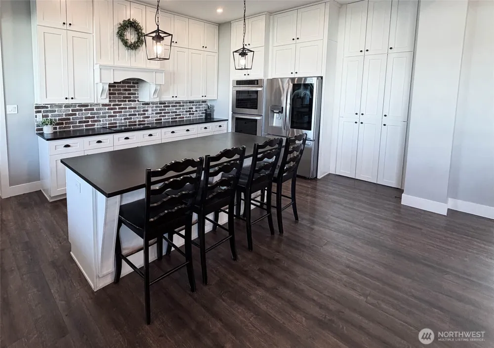 6857 Road D NE Moses Lake, WA 98837