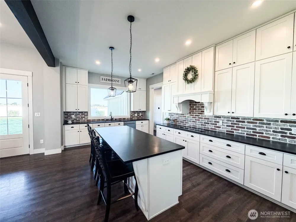 6857 Road D NE Moses Lake, WA 98837