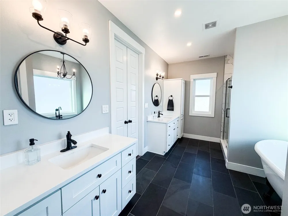 6857 Road D NE Moses Lake, WA 98837