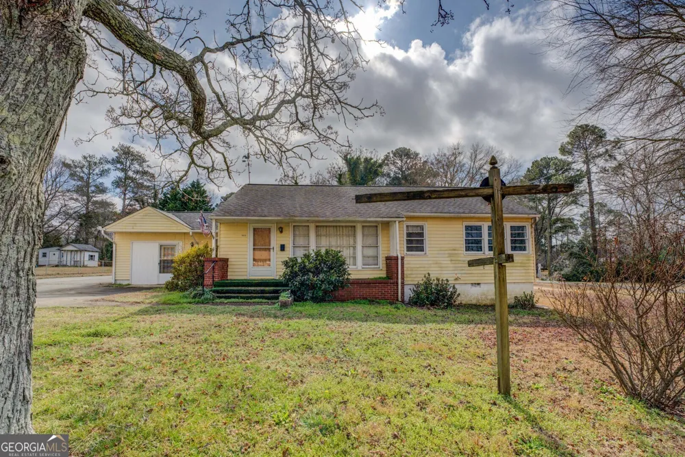 908 Nelson ST Jackson, GA 30233