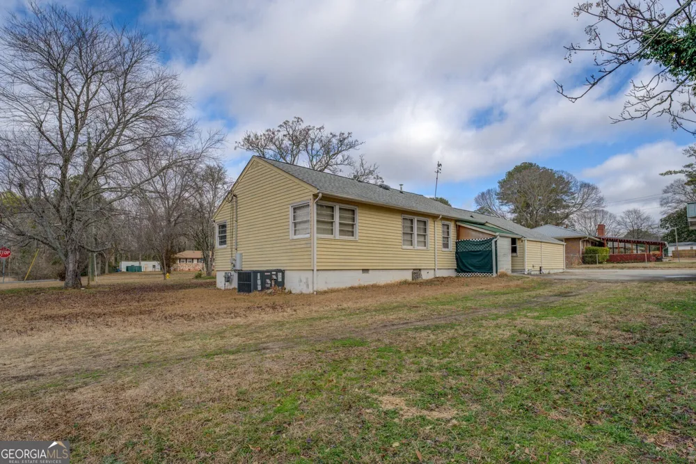 908 Nelson ST Jackson, GA 30233